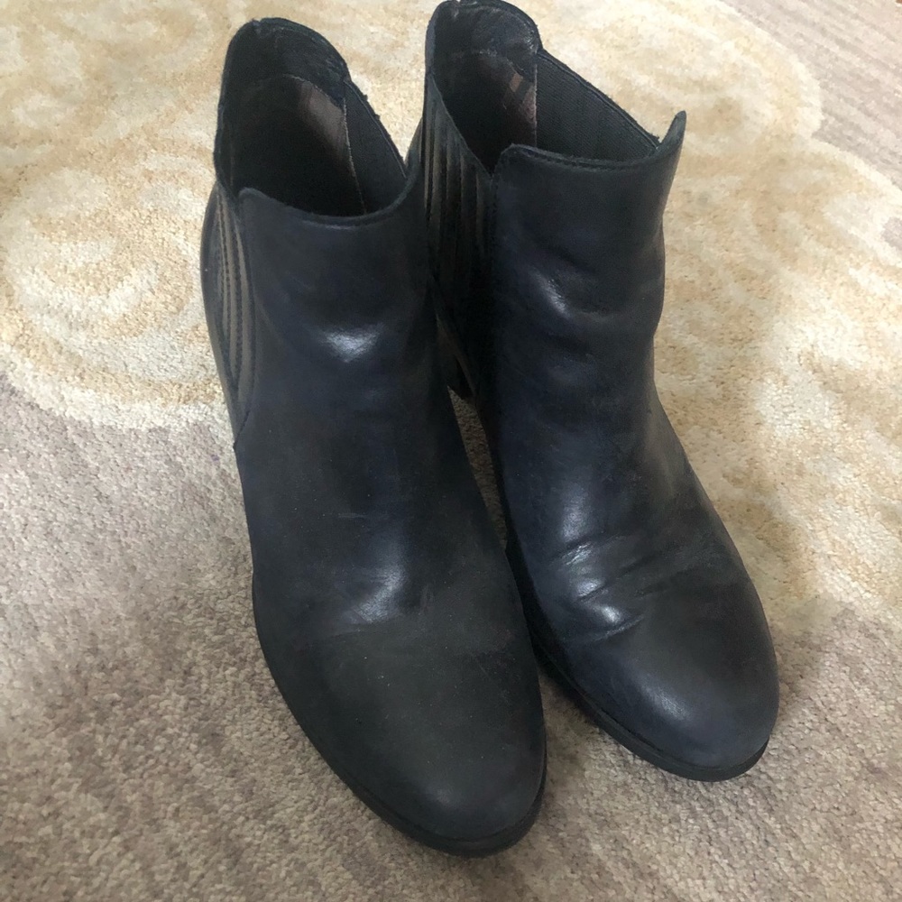 BORN Black Leather Ankle Boots - Picture 3 of 7